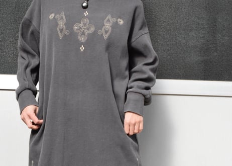 コットンリブワンピース×トライバル刺繍（black）　-アップサイクル古着-