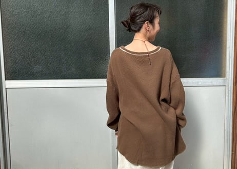 ネイティブ刺繍の100%コットンニットトップス　-刺繍のアップサイクル古着-