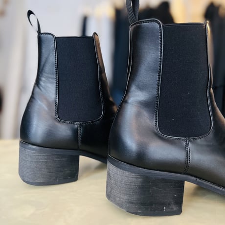 old heel boots black