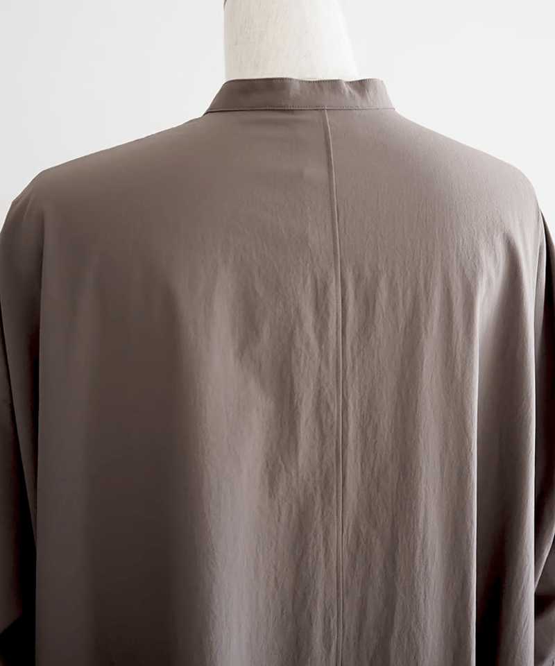 美品2024年製ノーコントロールエアー【定価3.7万】マオカラーシャツワンピース 美品2024年製ノーコントロールエアー【定価3.7万】マオカラーシャツ