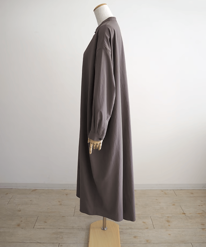 美品2024年製ノーコントロールエアー【定価3.7万】マオカラーシャツワンピース 美品2024年製ノーコントロールエアー【定価3.7万】マオカラーシャツ