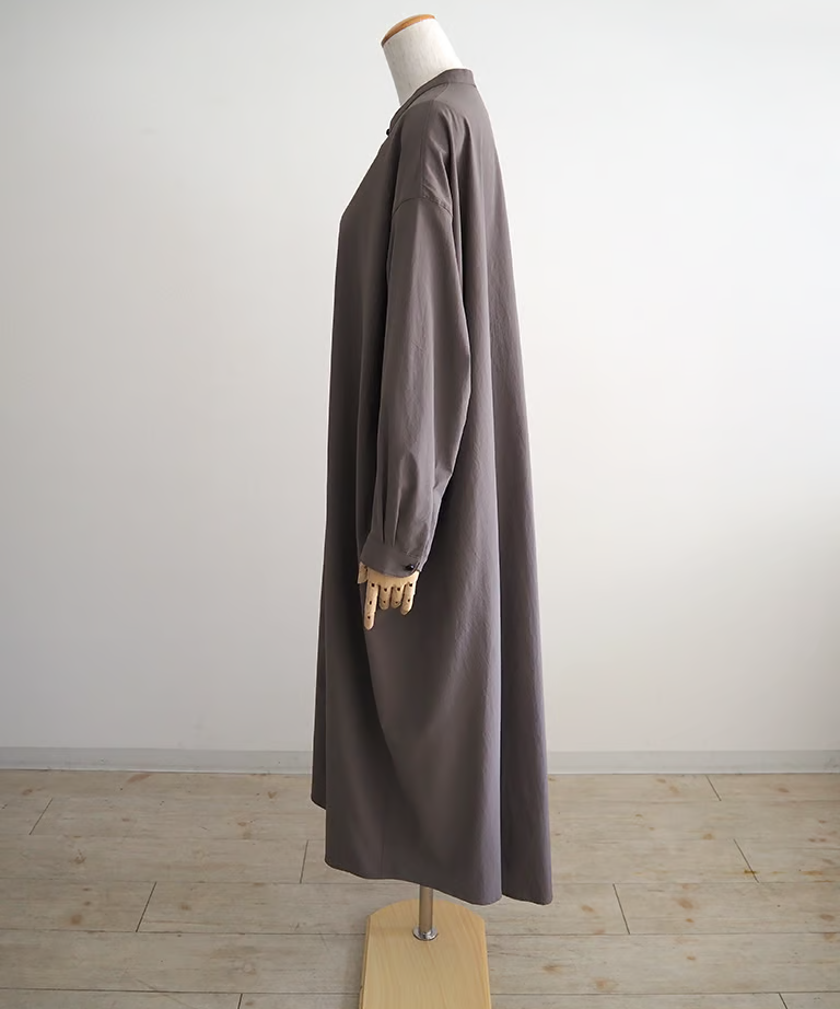 ストレッチポリエステルマットタイプライターマオカラーシャツ