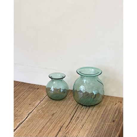 GLASS FLOWER VASE【丸底/浅葱 pale blue-green】