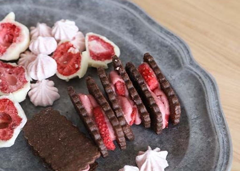 イチゴ缶（小） | mimosa chocolaterie【公式】オンラインショップ