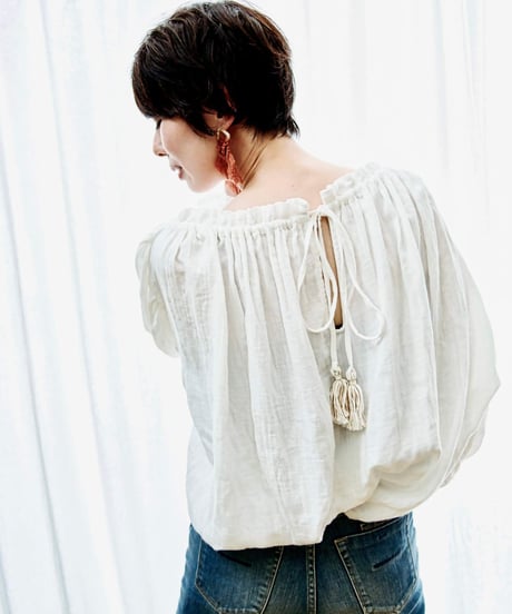 空気の着心地を纏う(まとう)服。カラダが喜ぶ、カラダに寄り添う MATOU tops I