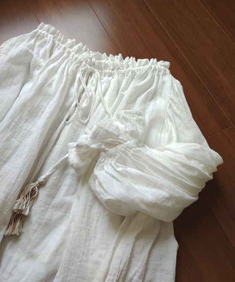 空気の着心地を纏う(まとう)服。カラダが喜ぶ、カラダに寄り添う MATOU tops I