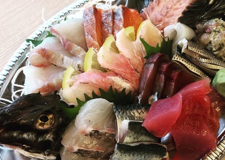 【とおるの刺盛り(竹)】プロの目利きで厳選！旬魚の刺盛り(推奨3〜5人名様分)