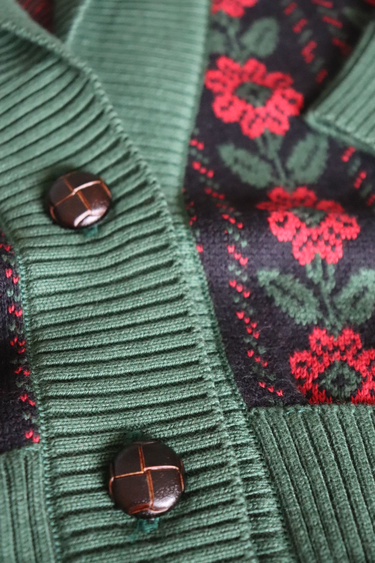 Bonjour Red Flower Cardigan | hanakao