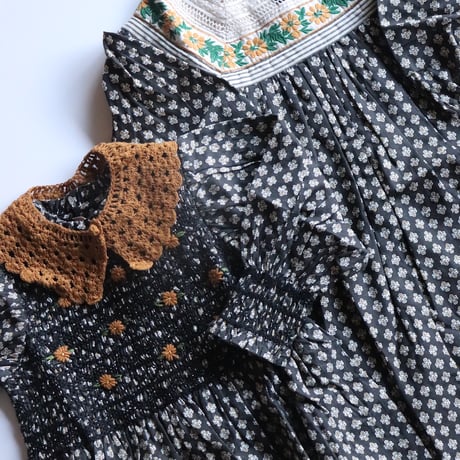 Bonjour  Handsmock blouse with crochet collar provencal print