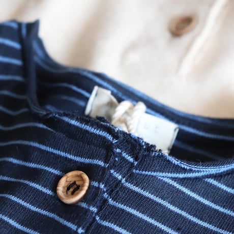 nixnut  Be Tshirt (Sky stripe)