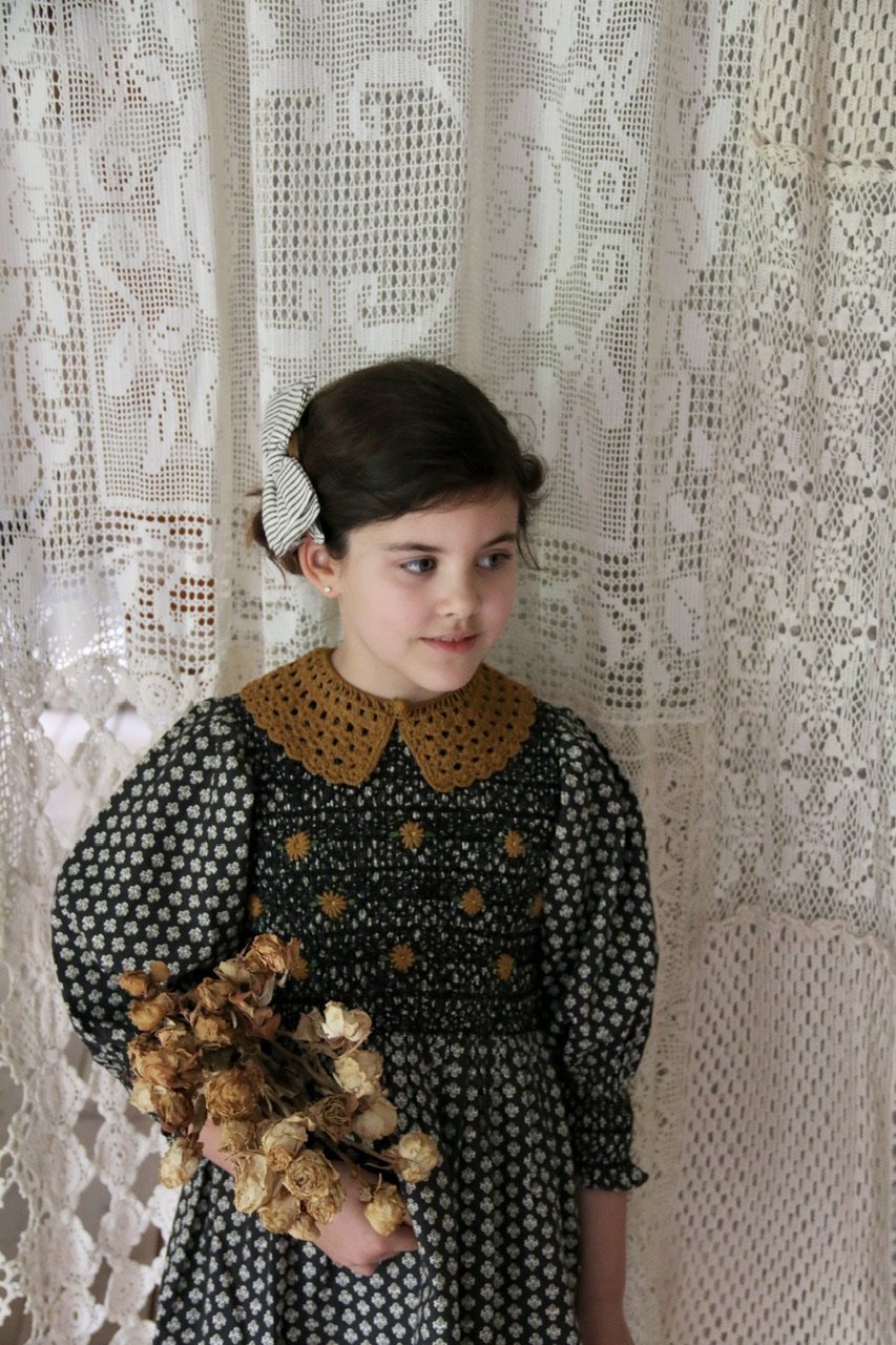 Bonjour Handsmock blouse with crochet collar p