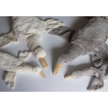 SENGER Naturwelt    Cuddly animal Goose grey vegan/ small