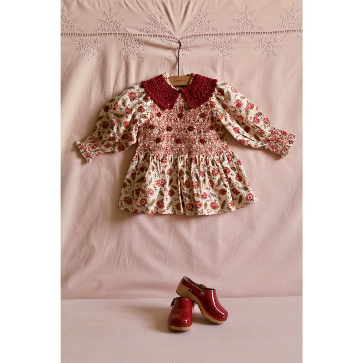 Bonjour Handsmock blouse with crochet collar A