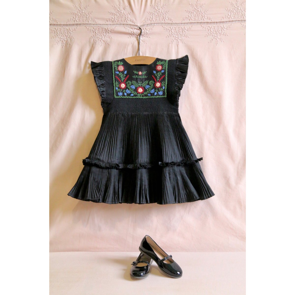 Bonjour Dress pleated black taffetas | hanakao