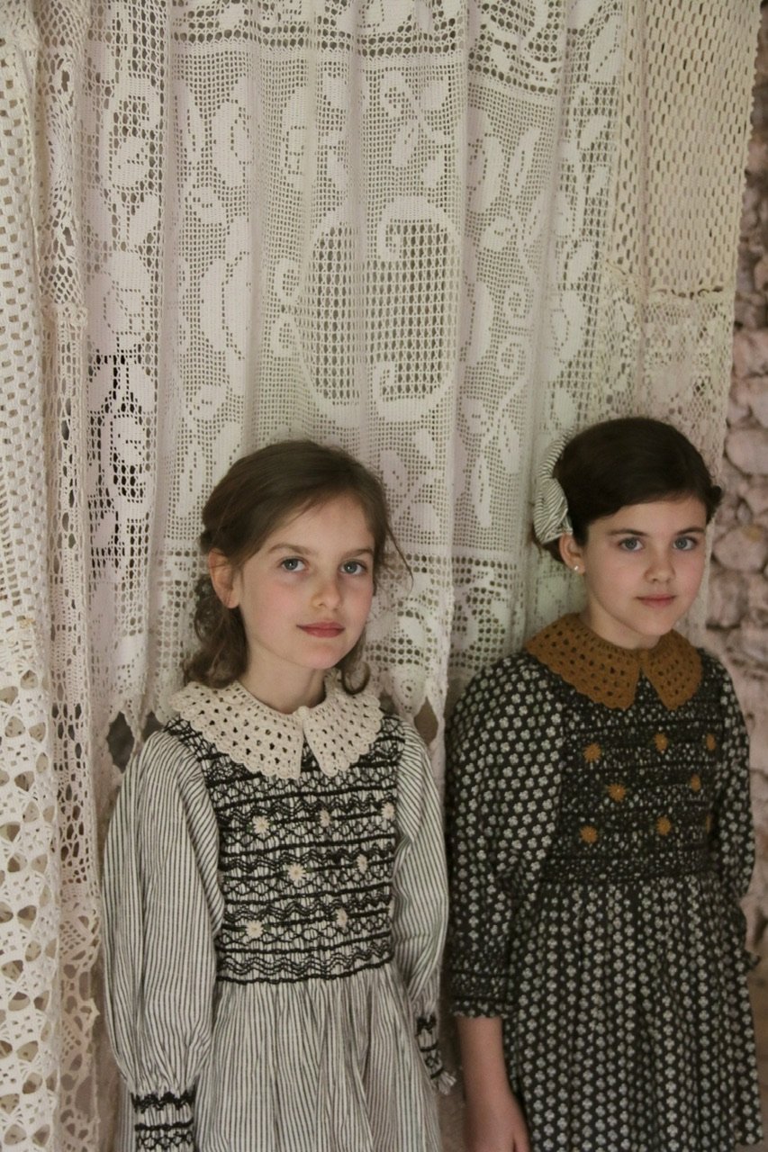 Bonjour Handsmock blouse with crochet collar p