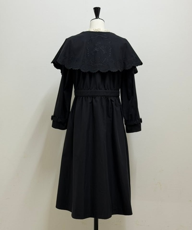 3L】Bear and Lily of the Valley Cape Coat | yuk