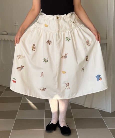 【M】fortune embroidery denim skirt