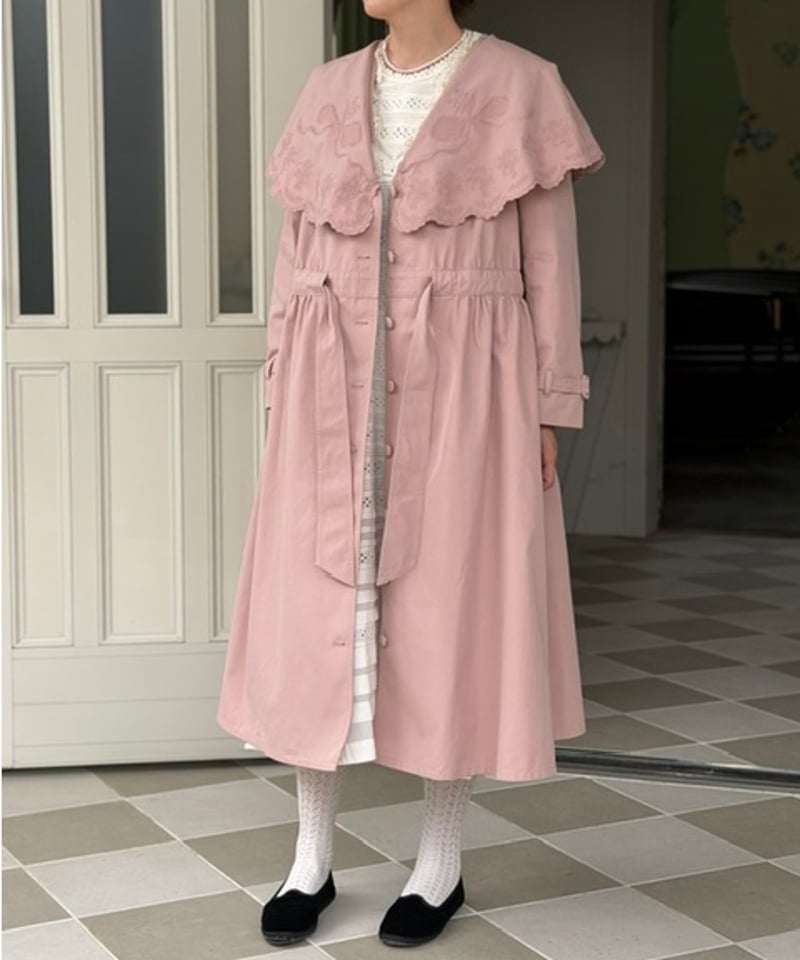 3L】Bear and Lily of the Valley Cape Coat | yuk