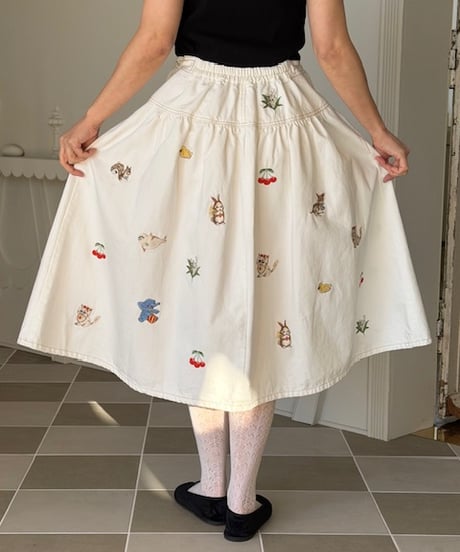 【M】fortune embroidery denim skirt