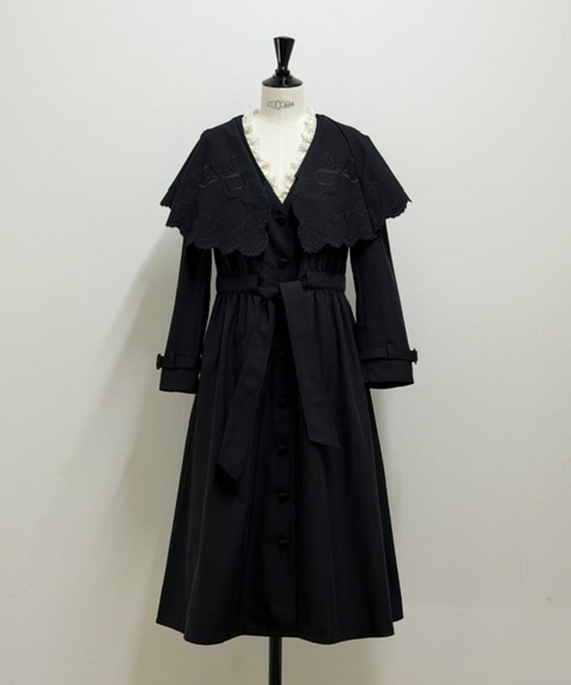 3L】Bear and Lily of the Valley Cape Coat | yuk
