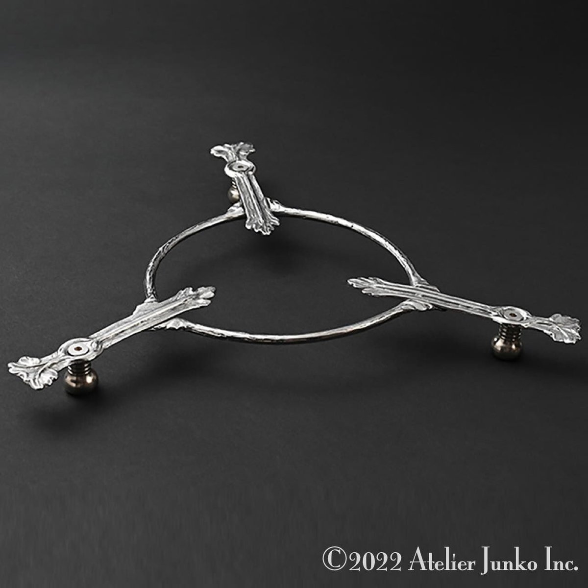 アトリエジュンコ　鍋敷　ポットスタンド　リース　シルバー系　美品　ピューター アトリエジュンコ 鍋敷 ポットスタンド リース シルバー系 美品