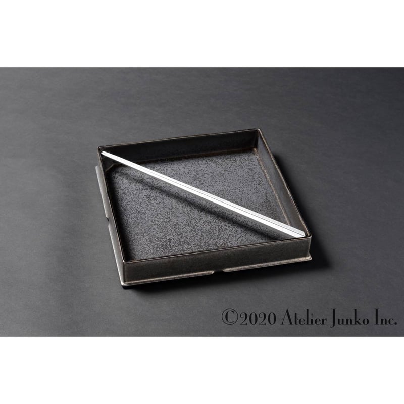 家型おせちアルミ取り箸 JZR-8011 | Atelier Junko EC shop 家型おせちアルミ取り箸 JZR-8011 | Atelier Junko EC shop