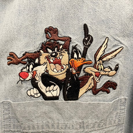 90's WARNER BROS. STUDIO STORE キャラクター刺繍入りダンガリーシャツ ライトインディゴ Lサイズ