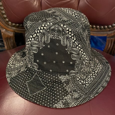 NEW ERA ペイズリードット柄バケットハット ブラック S-Mサイズ