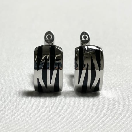 専用BOX付き OMEGA カフリンクス ブラック×シルバー