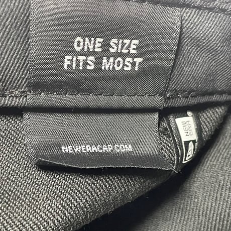 NEWERA BROOKLYN スネーク型押しスナップバックキャップ ブラック Fサイズ