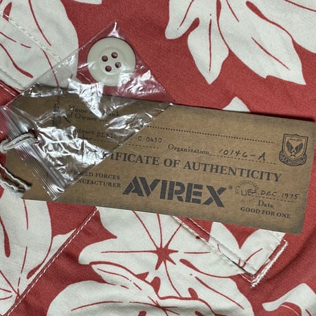 ☆タグ付き新古品☆ AVIREX 花柄ハーフパンツ レッド Sサイズ