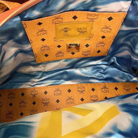 激レア TISA PHENOMENON × MCM トリプルネームモノグラム柄トートバッグ コニャック