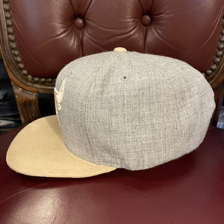 mitchell & ness NBA CHICAGO BULLS ウール混レザーベルトスナップバックキャップ グレー×ベージュ