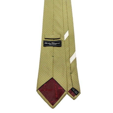 ▲訳あり商品▲ MADE IN ITALY製 Salvatore Ferragamo ハート総柄シルクネクタイ オリーブ