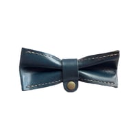 ★新品★ MADE IN JAPAN製 Aging 栃木レザー使用 ハンドメイド本革レザー蝶ネクタイ ネイビーブルー