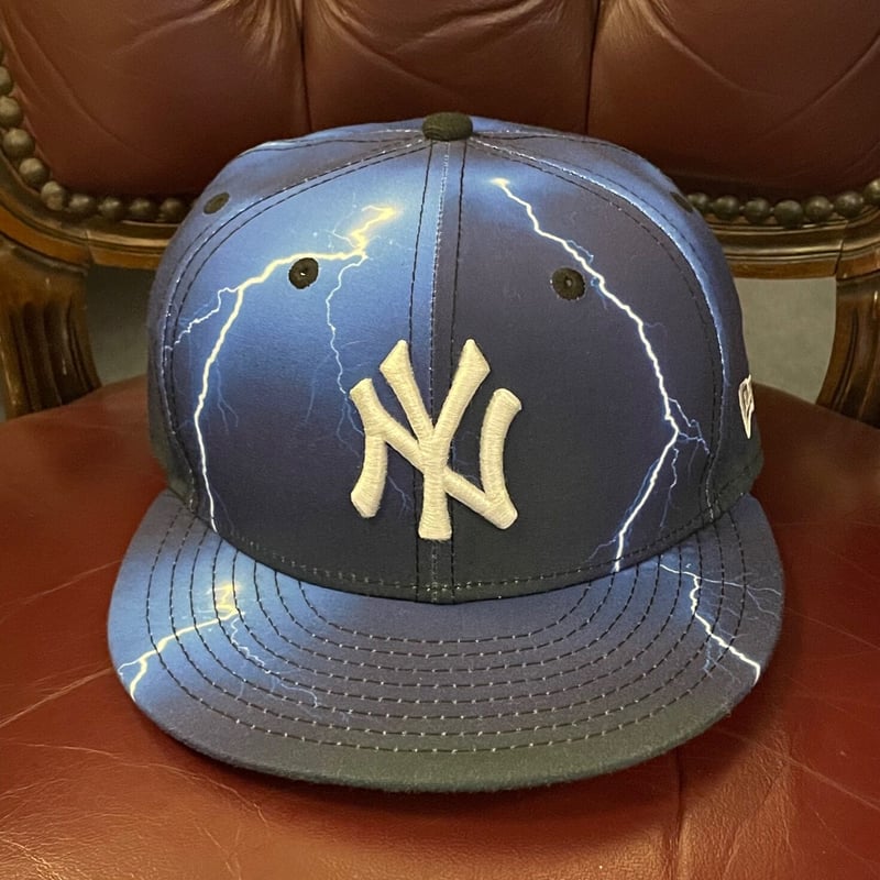 NEW ERA × NEW YORK YANKEES 稲妻柄ベースボールキャップ ネイビー 7...