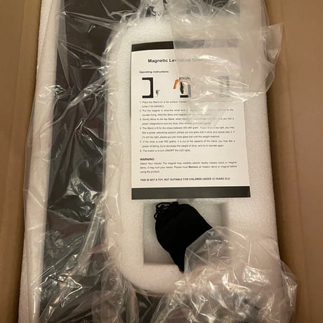 半額セール ★新古品★ Magnetic Levitating Shoe Display 4色ライト無重力浮遊シューズディスプレイ ブラック