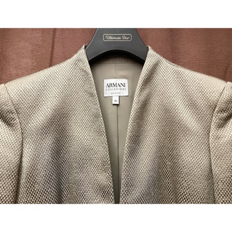 MADE IN ITALY製 ARMANI COLLEZIONI ノーカラージャケット シャンパンゴールド 38サイズ