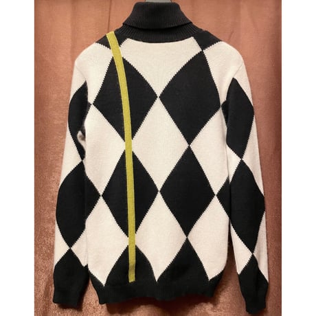 MADE IN ITALY製 GIANNI VERSACE ダイヤ柄カシミヤシルクアンゴラ混ウールタートルネックセーター ブラック×ホワイト 46サイズ