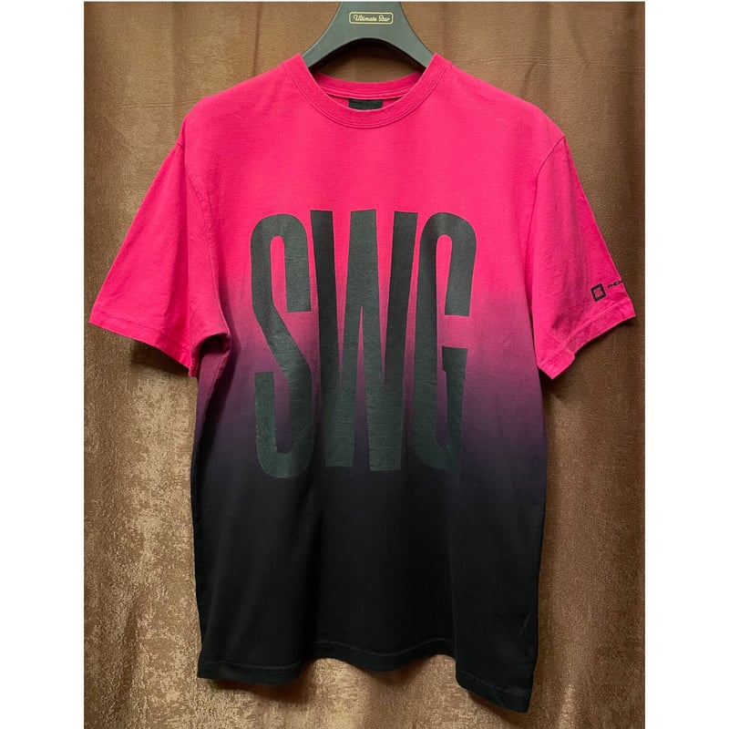 トップスSWAGGER PHENOMENON 2TOP OF DA WORLD TEE