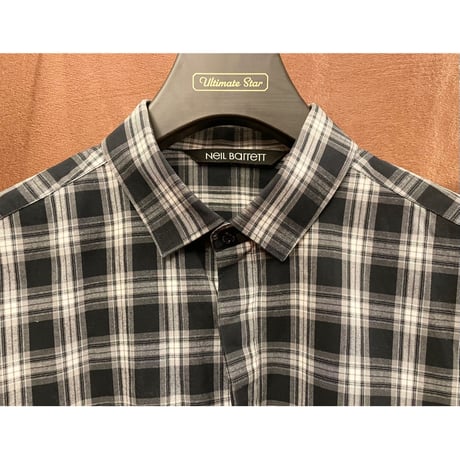MADE IN ITALY製 NeIL BarreTT SLIM FIT 長袖チェック柄シャツ ブラック×ホワイト 38-15サイズ
