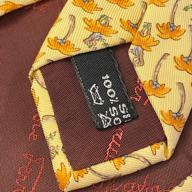 MADE IN ITALY製 Salvatore Ferragamo 南国柄シルクネクタイ イ MADE IN ITALY製 Salvatore Ferragamo 南国柄シルクネクタイ イ