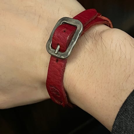 MADE IN ITALY製 IL BISONTE レザーブレスレット レッド