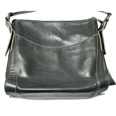 MADE IN JAPAN製 ungaro レザーショルダーバッグ モスグリーン
