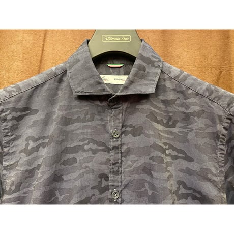 【BARNEYS NEWYORK 取り扱い】 MADE IN ITALY製 POGGIANTI 1958 カモフラ柄 長袖シャツ ネイビー 38-15サイズ