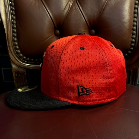 NEW ERA × NBA CHICAGO BULLS 59FIFTY メッシュベースボールキャップ レッド×ブラック 7-3/8 58.7cm