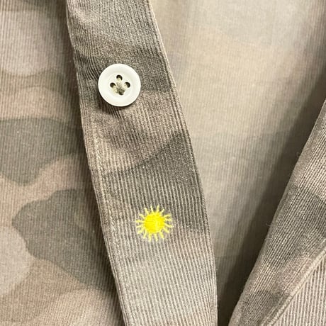 MADE IN ITALY製 giannetto SLIM FIT 長袖カモフラ柄コーデュロイシャツ カーキ Mサイズ