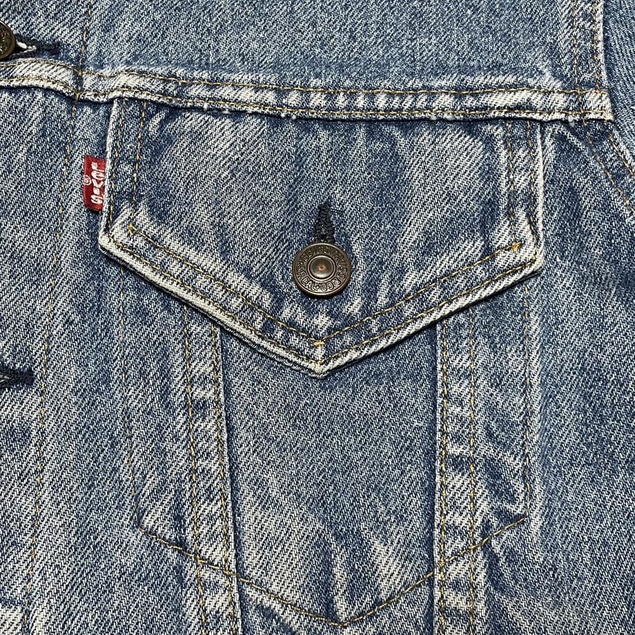 61604f1751244e26f922dfde