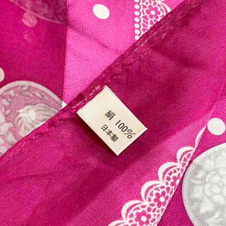 MADE IN JAPAN製 カメオブローチ×ドット柄大判シルクスカーフ ピンク