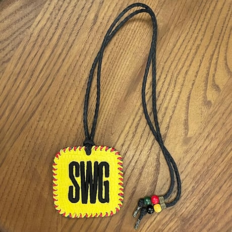SWAGGER SWGビーズ付き型押しレザーネックレス イエロー×ブラック